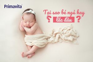 bé ngủ hay lắc đầu