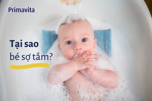 Bé sơ sinh sợ tắm