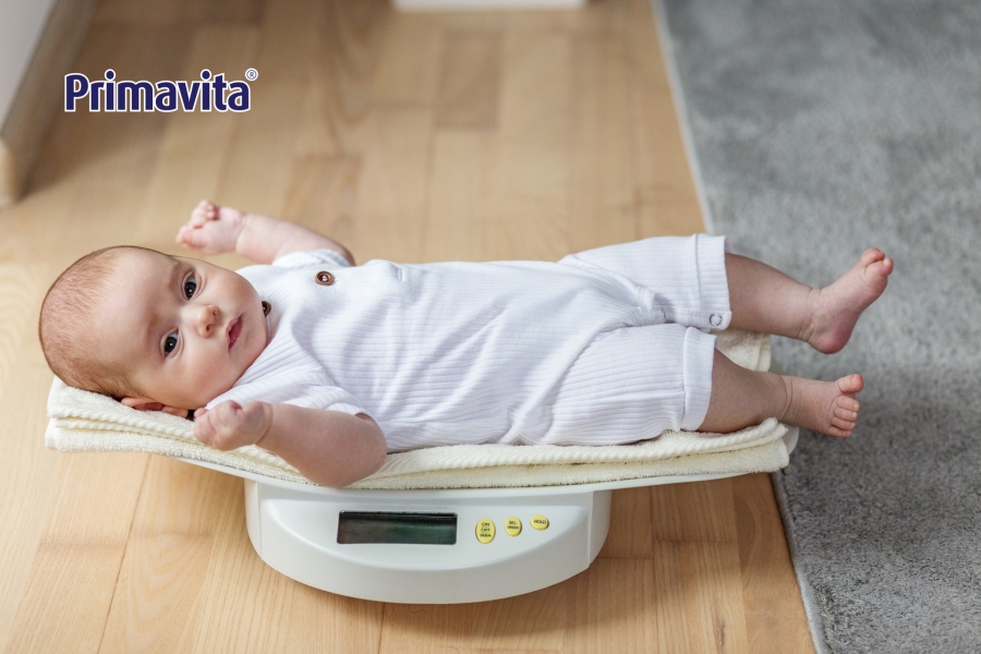 Dấu hiệu bé bú không đủ sữa mẹ 